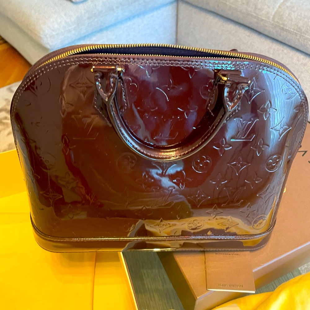 Louis Vuitton Alma Vernis PM Amarante bag